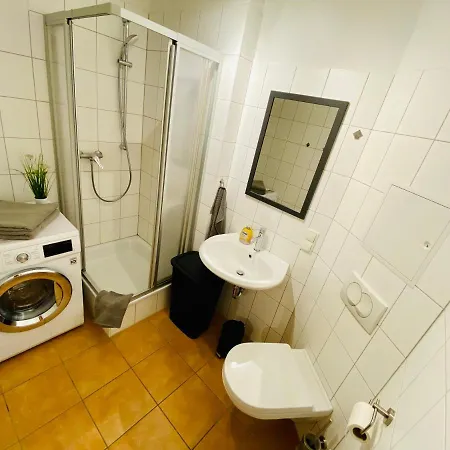 Traumfewo Schlösschen In Der Innenstadt Für 4 Per.