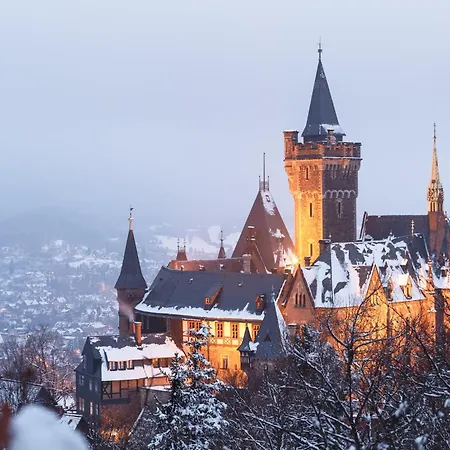 Traumfewo Schlösschen In Der Innenstadt Für 4 Per.